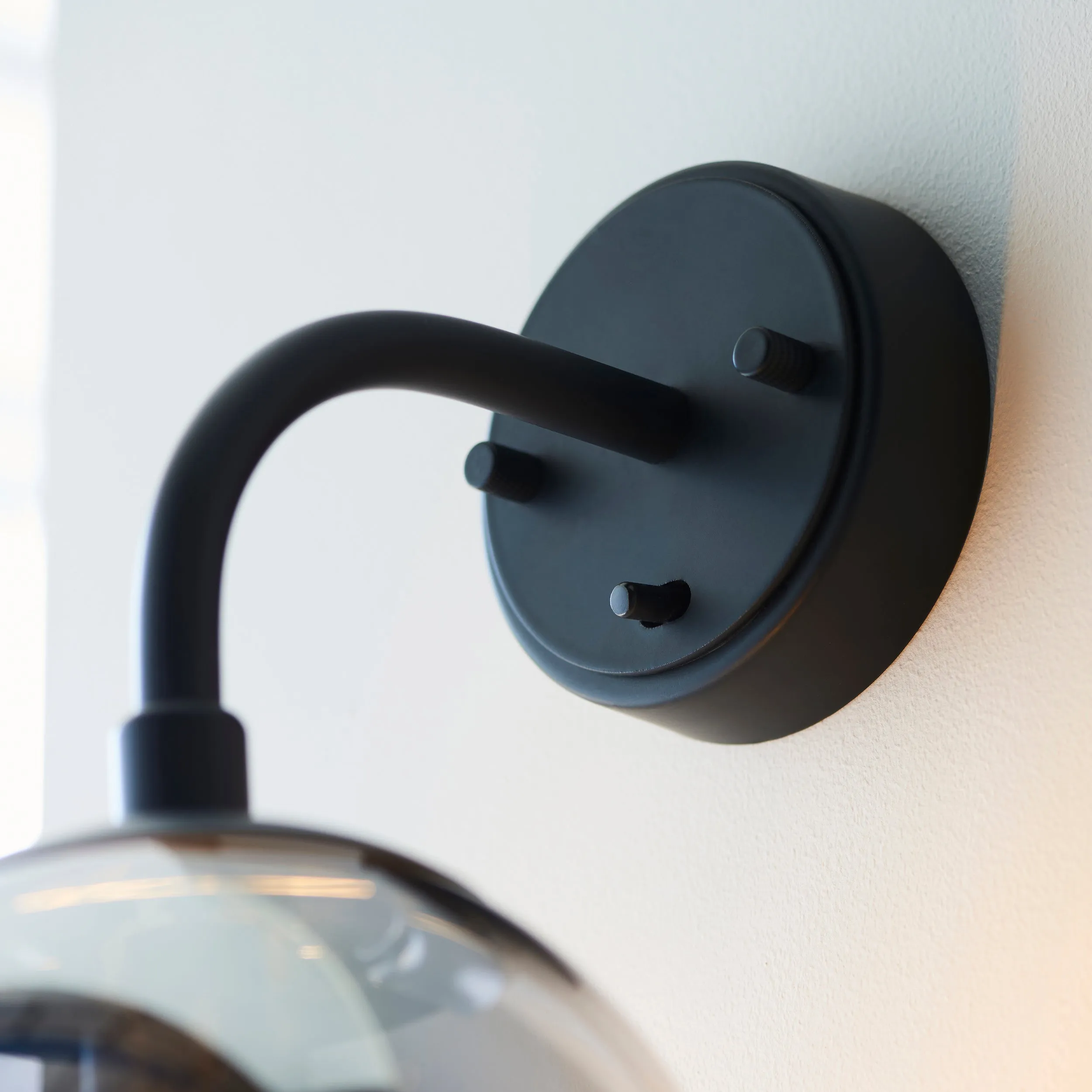 Amos Penthouse Wall Light Black