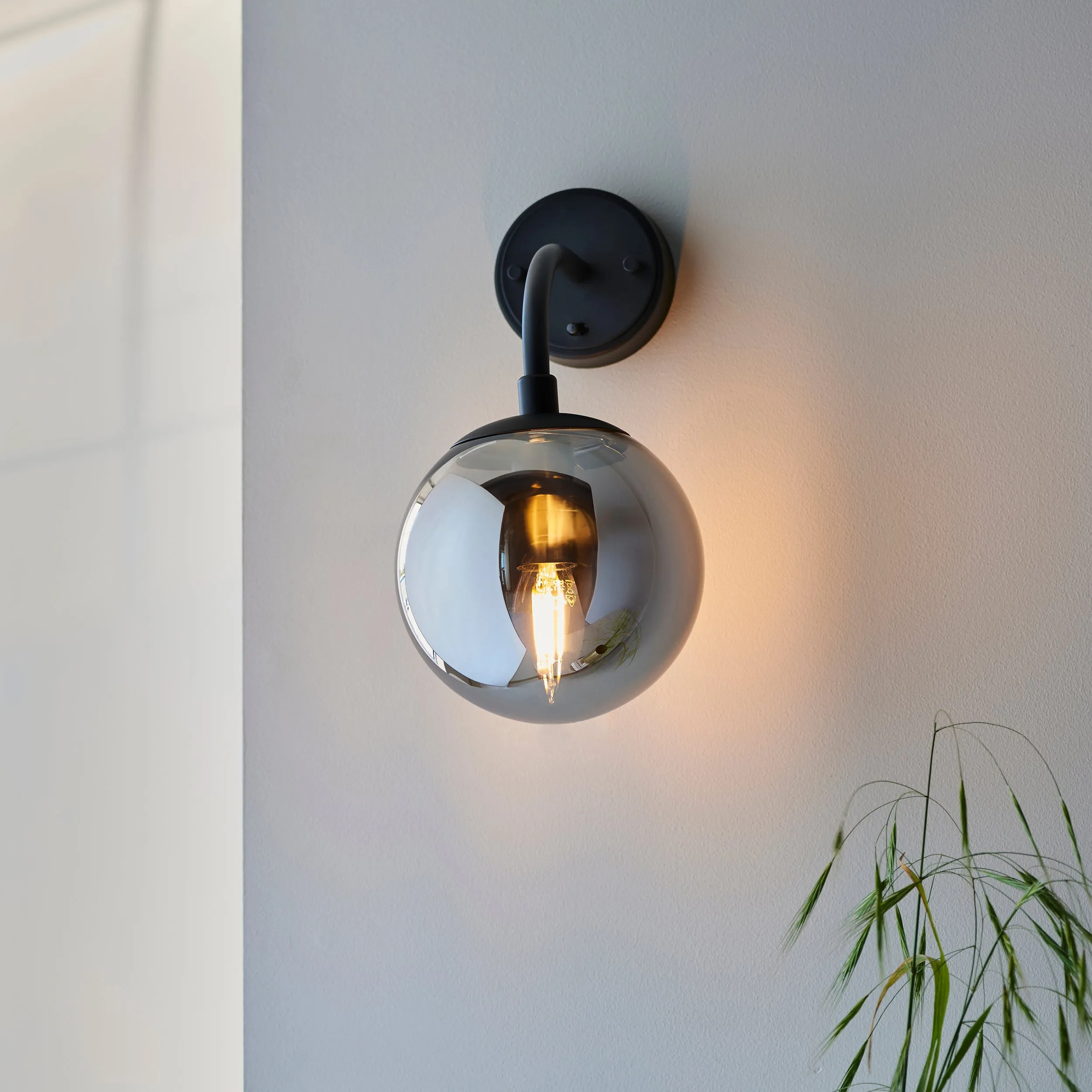 Amos Penthouse Wall Light Black
