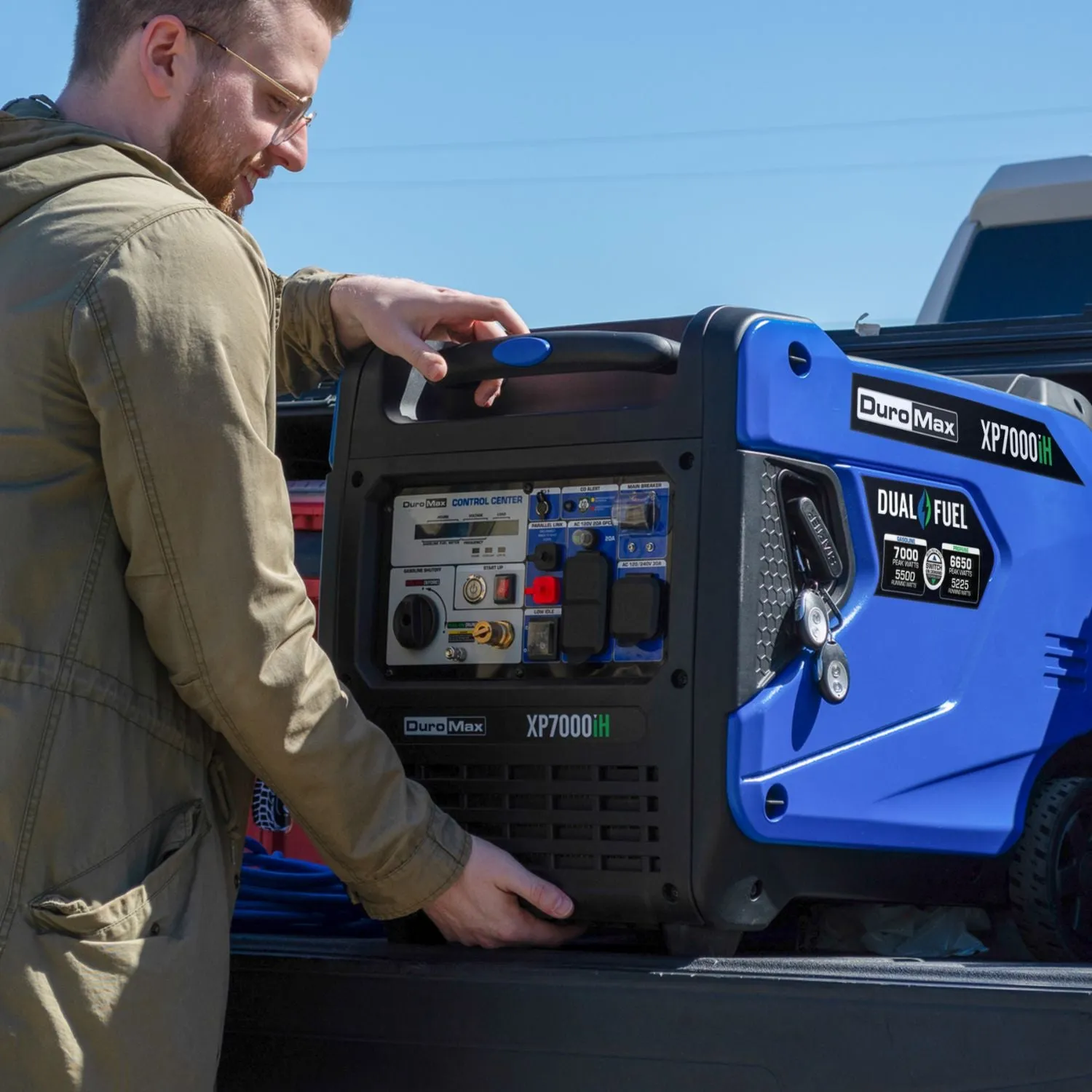 DuroMax XP7000iH Portable Dual Fuel Inverter Generator w/ CO Alert | 7000 Watts