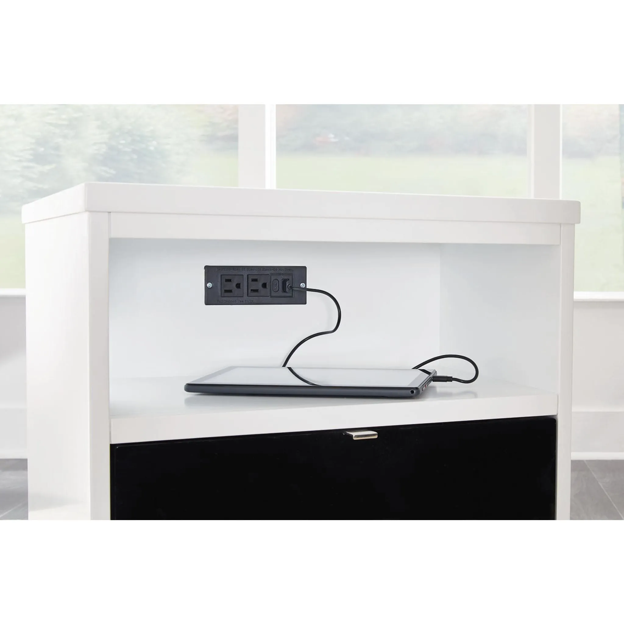 Gardoni Chairside End Table