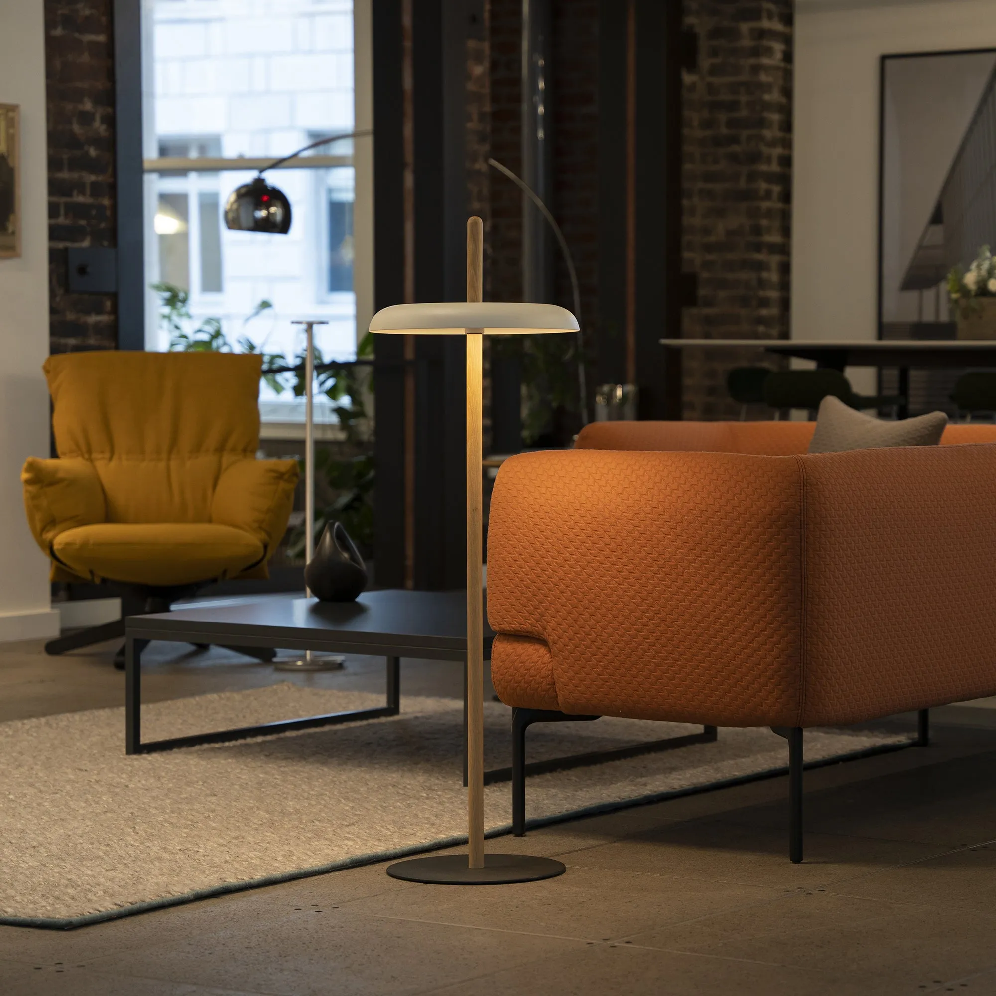 Nivel LED Portable Floor Lamp