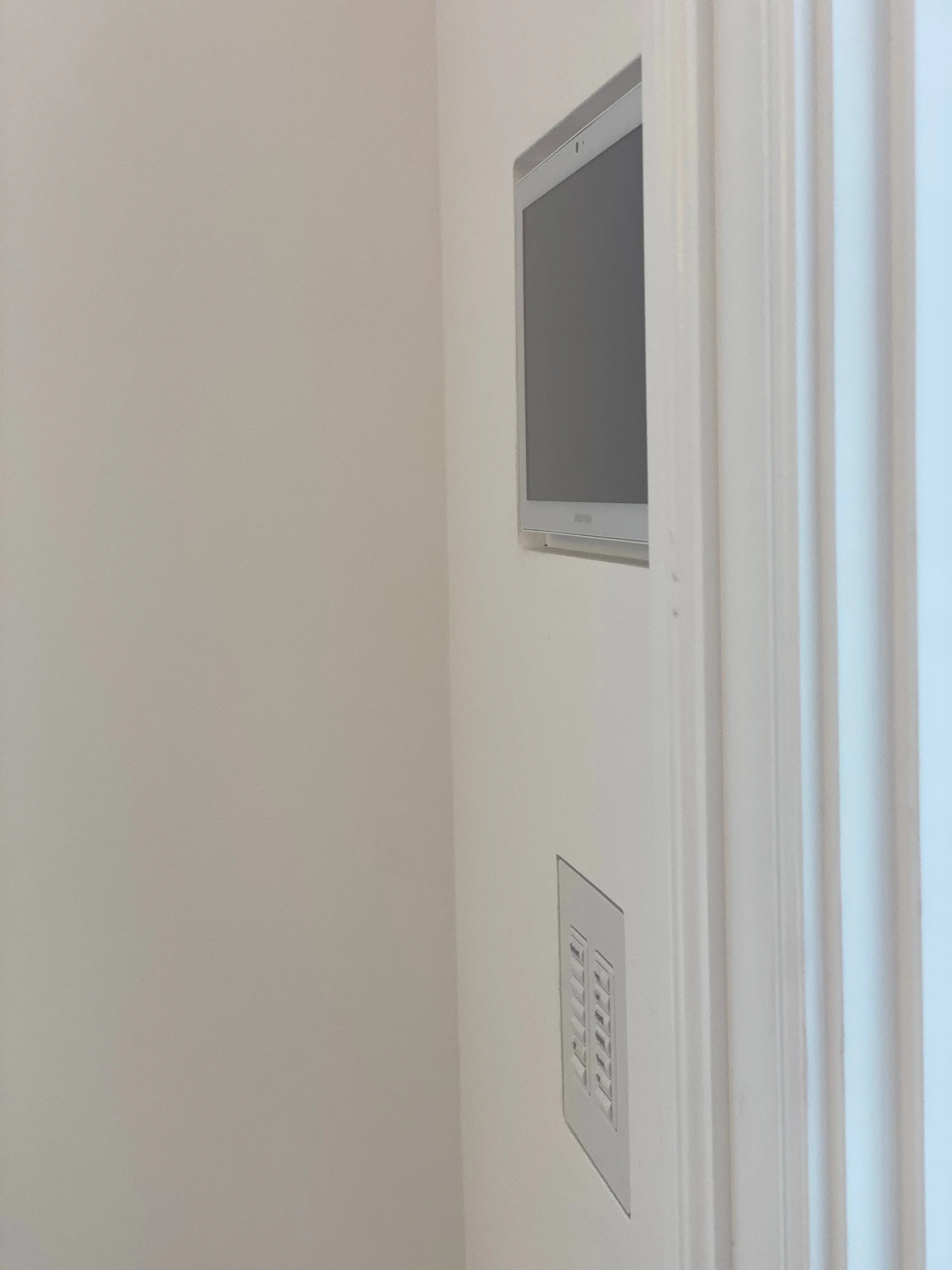 SLA-TPCT10-375 10" Touch Panels Crestron 70 Series Mount | Flush In-Wall Mount