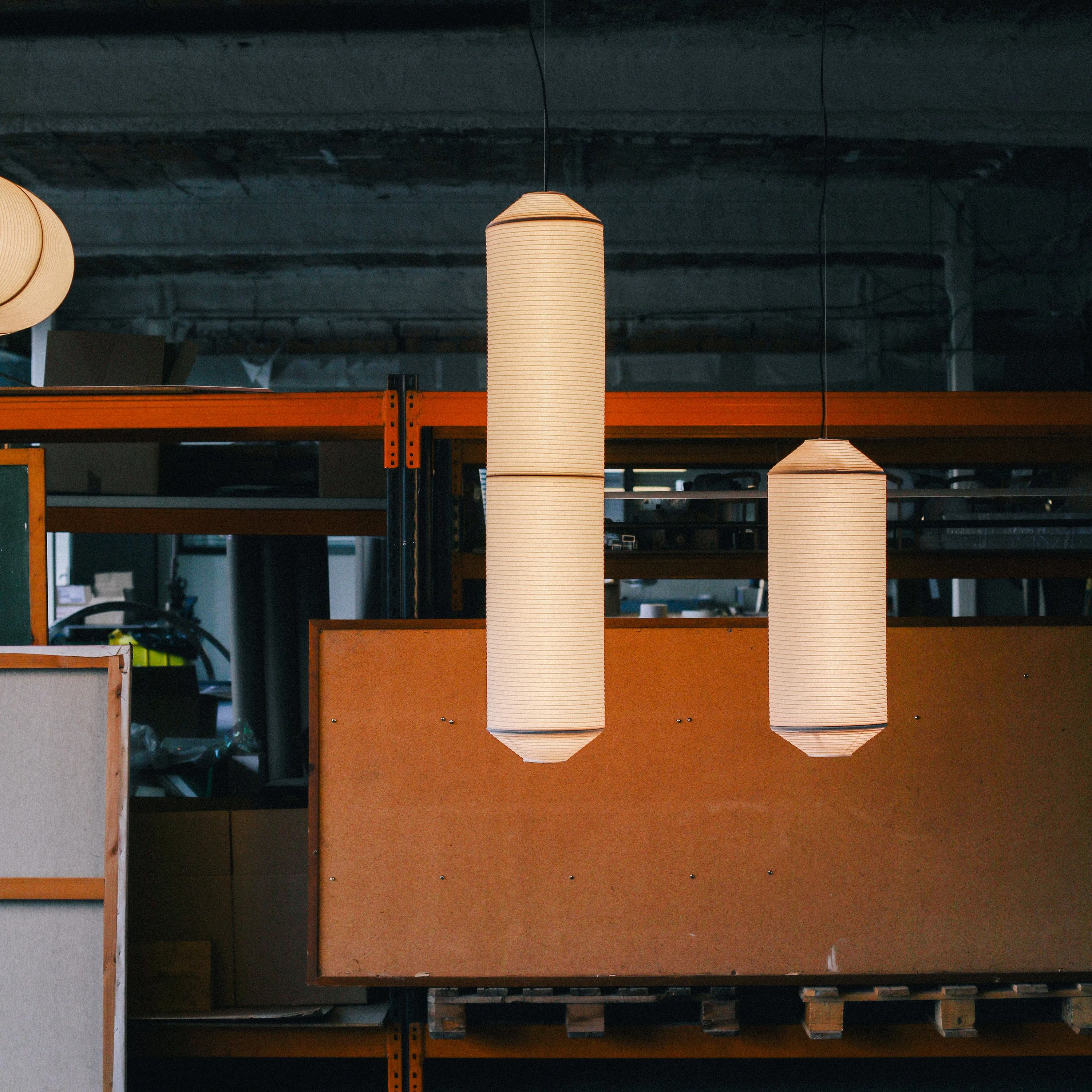 Tekio Vertical Pendant Light