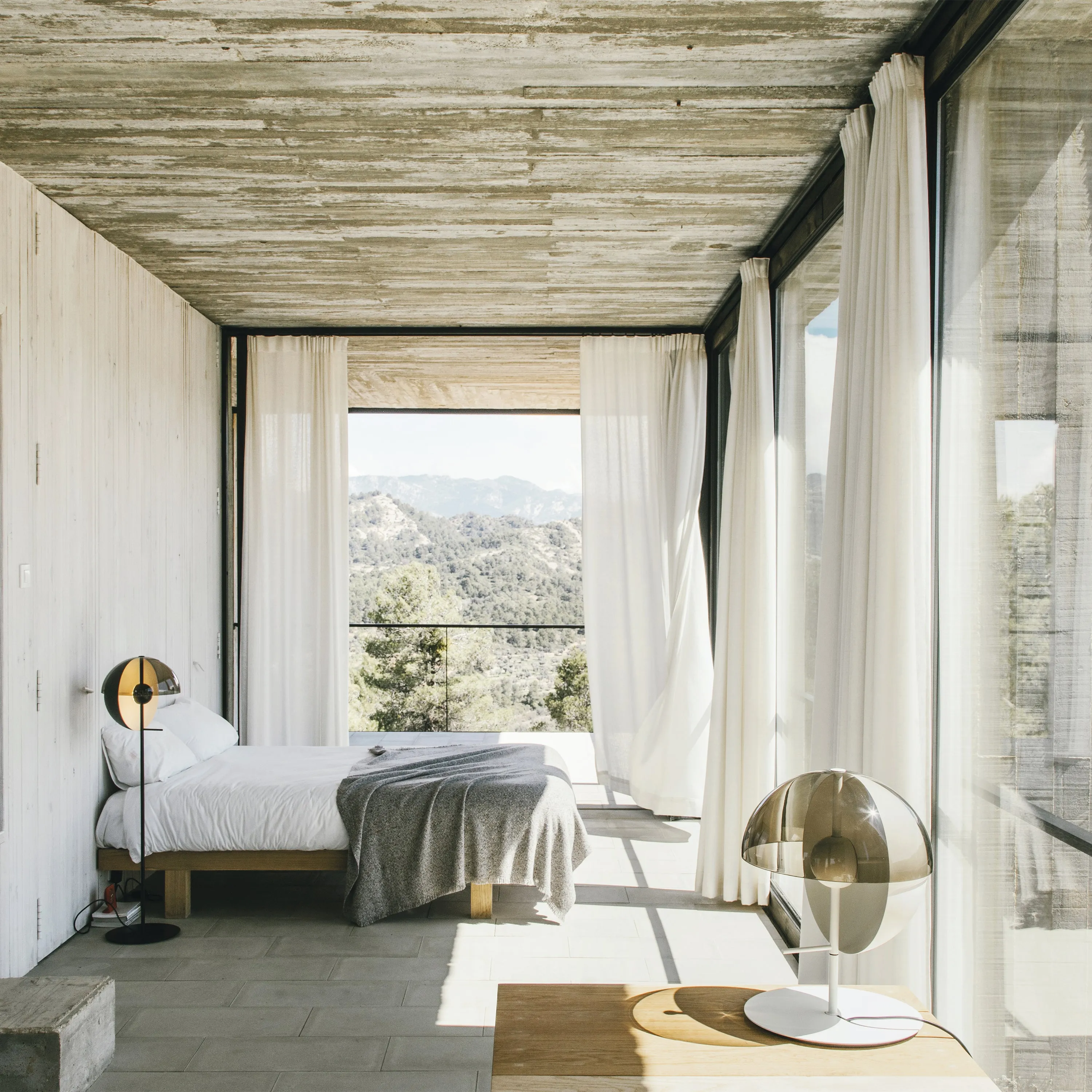 Theia P Dimmable LED Floor Lamp